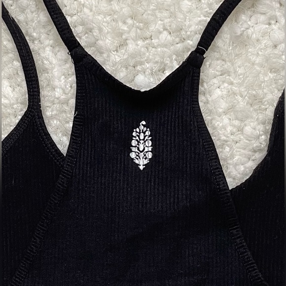 🛑 SOLD OUT 🛑 Free People Movement Happiness Runs Crop Top Black XL NEW - Picture 9 of 13